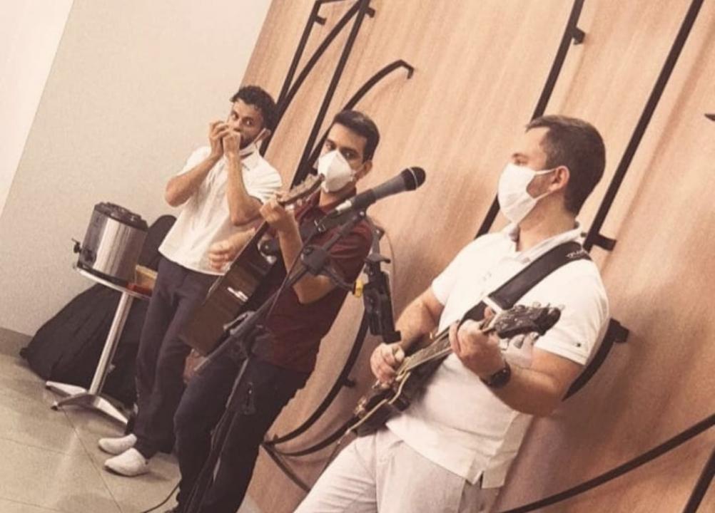 Foto 2 de 2 — Profissionais da Santa Casa recebem homenagem em dia especial